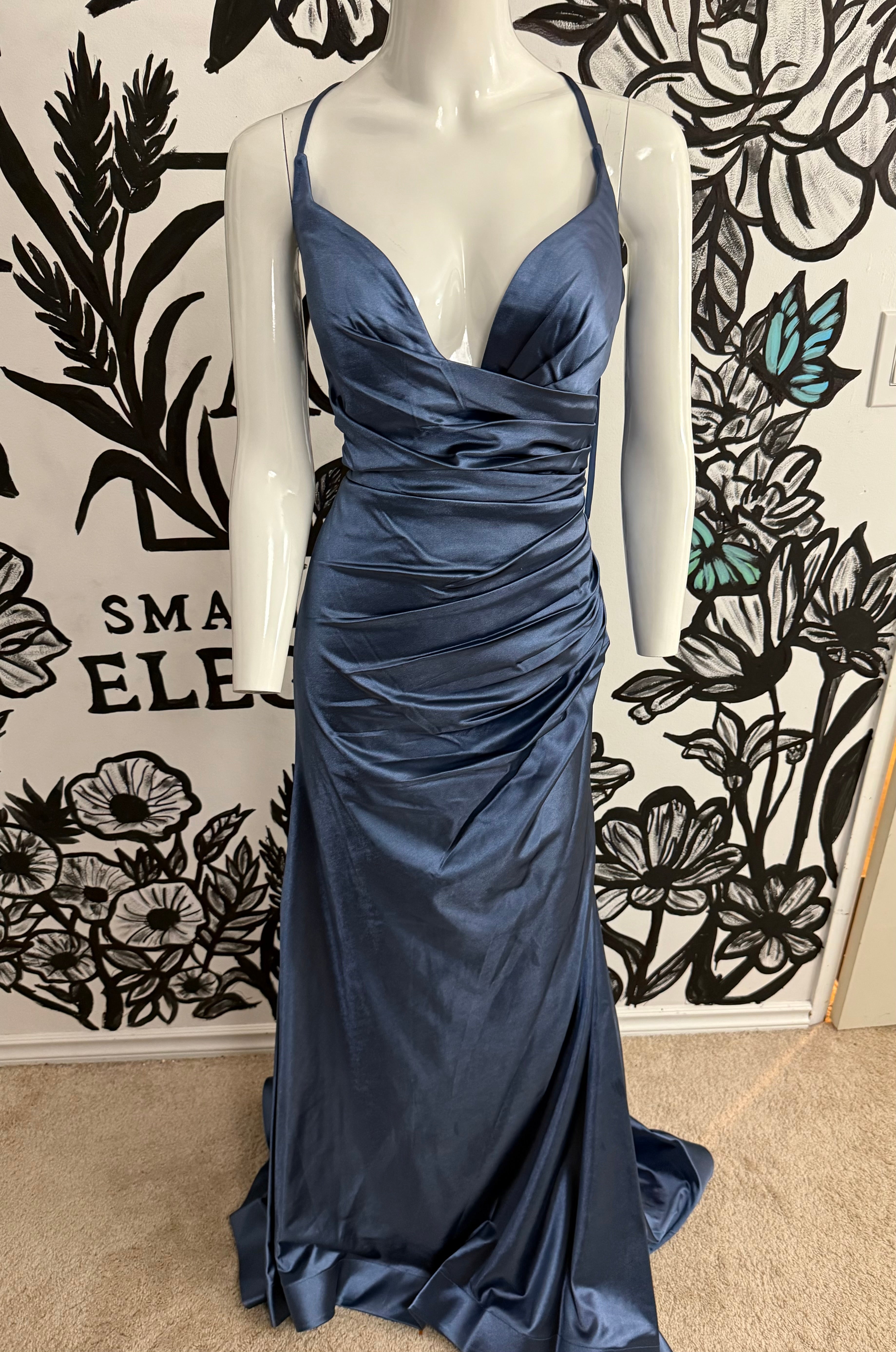 January Frost Gown Size XL