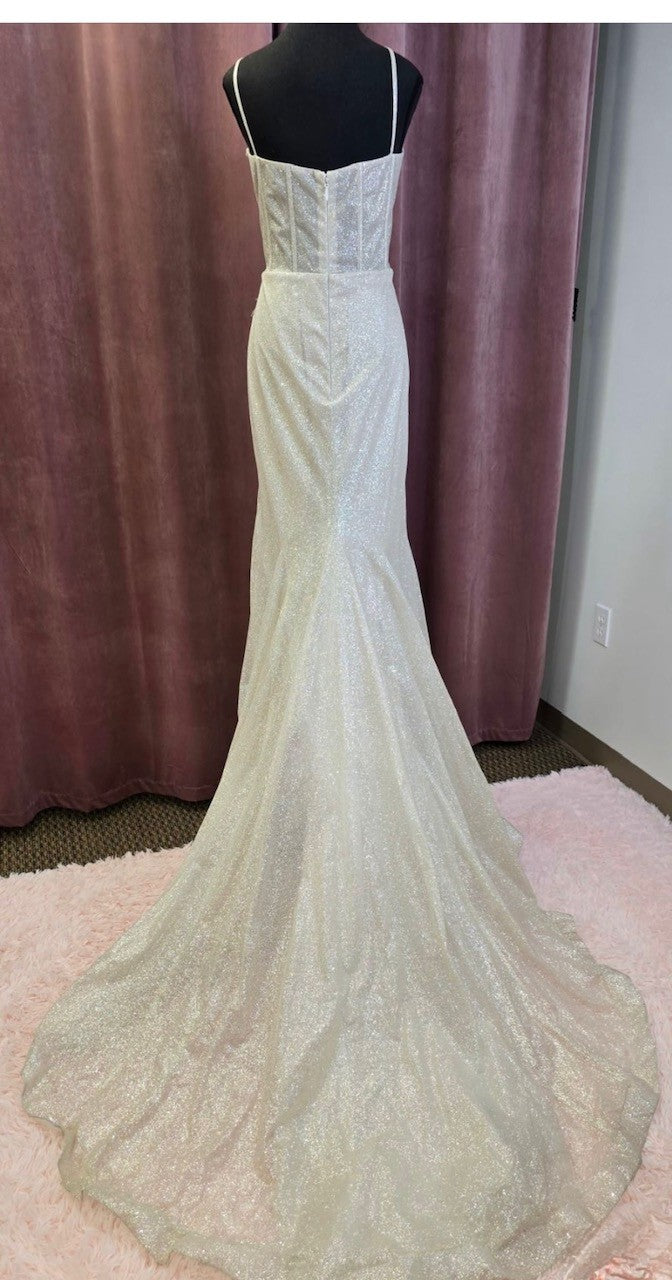 Abella: E174 Size: 16