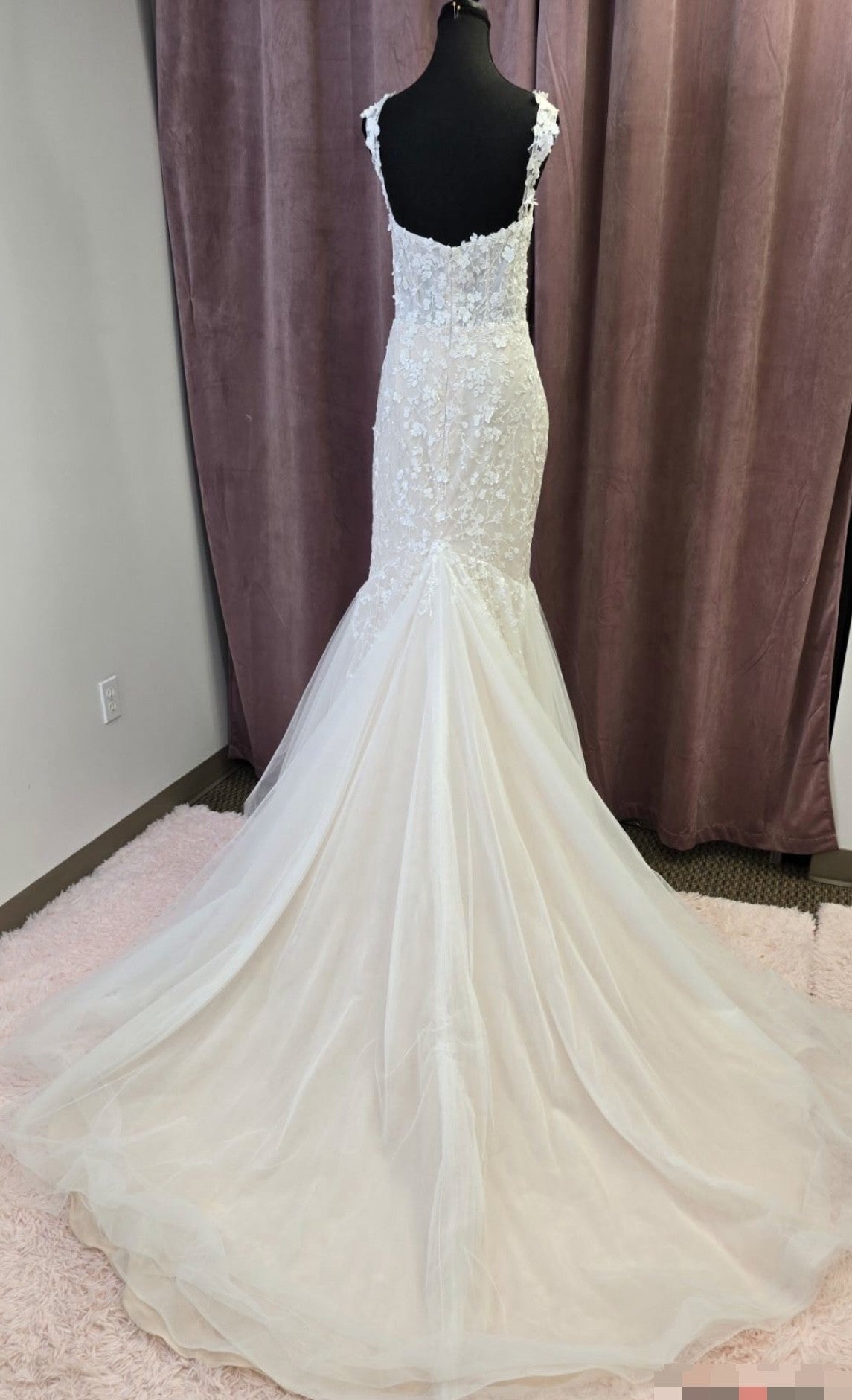 Abella: E261 Size: 18